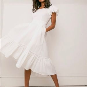 Ivy City Co white Dahlia Dress size xs